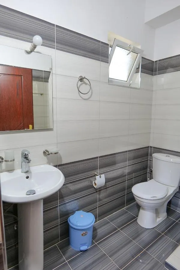 Ilias House Hotel Ksamil 0*,  Albania