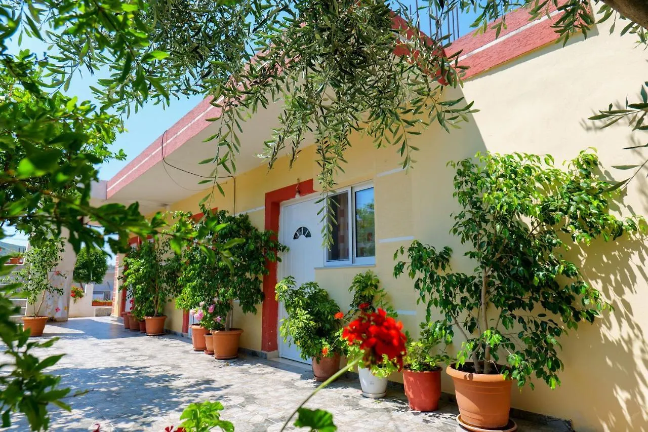 Ilias House Hotel Ksamil 0*,  Albania