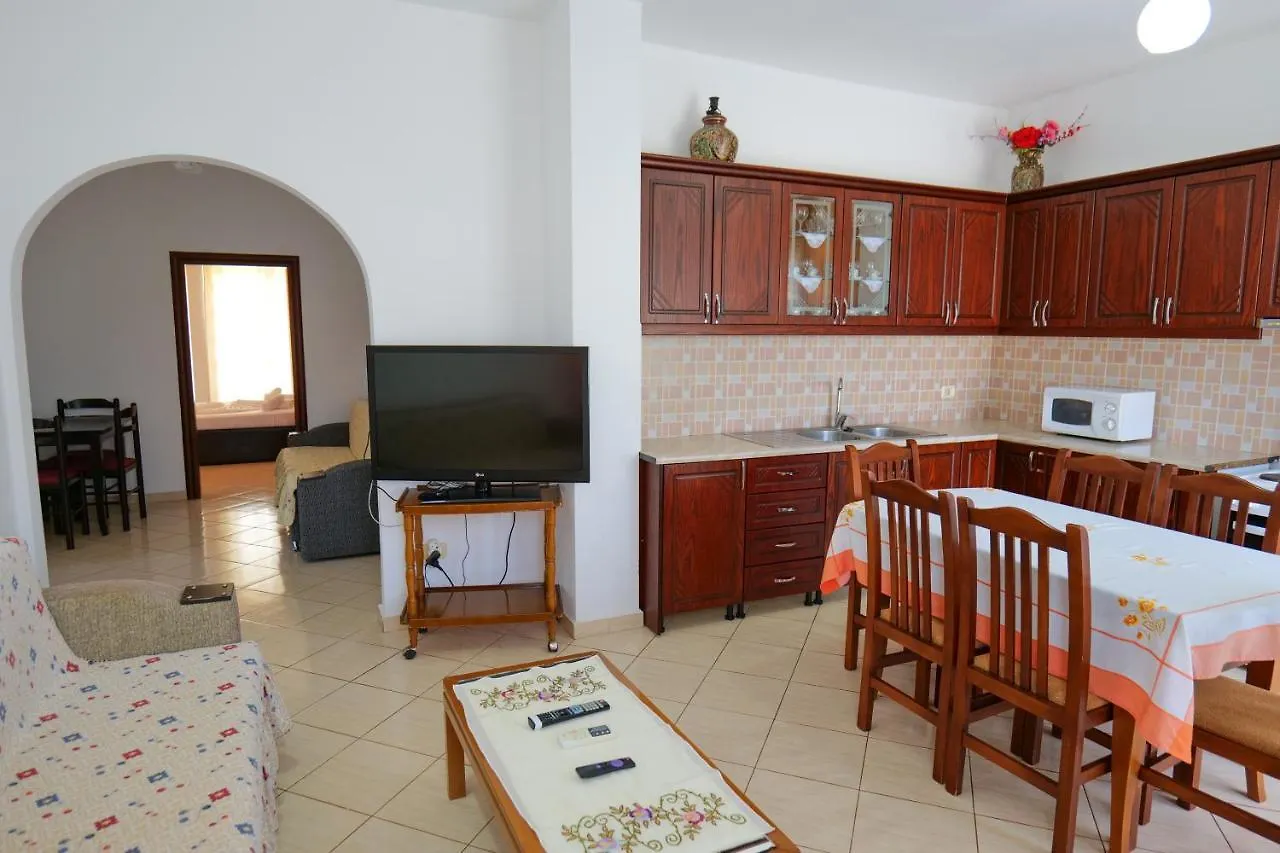 Ilias House Hotel Ksamil 0*,